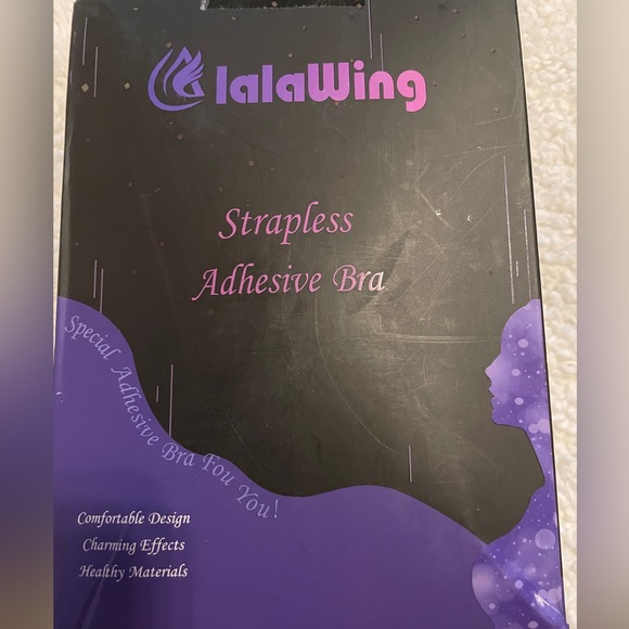 Adhesive Bra - Picture 1 of 3